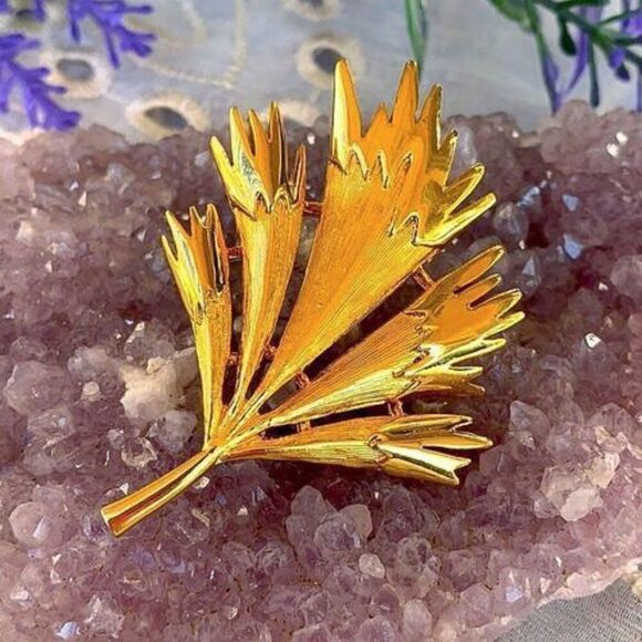 Vintage Gold Tone Papyrus Leaf Brooch - Picture 1 of 4